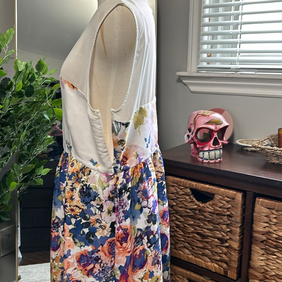 Zara Combined Crepe Dress With Flowers - Picture 5 of 10